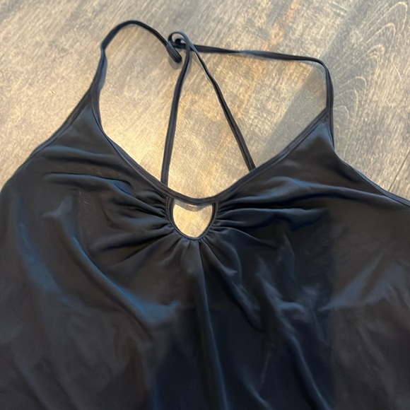 Lululemon size 8 tank top - Picture 2 of 4